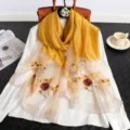 Sciarpa in seta degradé autunno inverno con ricamo floreale, elegante scialle trasparente. - Giallo