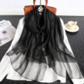 Langer schwarzer metallischer Schal Damen, eleganter schimmernder Stil für Herbst und Winter. - Schwarz