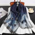 Feines blaues Seide-Wolle besticktes Schal Detail, elegante florale Stickerei Handwerkskunst. - Blau