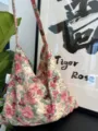 Vintage floral canvas shoulder bag for women, casual hobo tote bag with daily retro design. - Red Large Flower