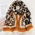 Leopardmuster und klassischer Kettenrand Mode Schal Tuch, weicher Stoff Detail. - Gelb