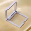 Boîte de présentation flottante 3D blanche pour bijoux et petits objets de rangement. - 7x7cm / Blanc