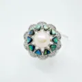 Exquisite runde Perlen-Schmuckfassung mit bunten Abalone-Muscheleinlagen und funkelnden Zirkonsteinen. - Abalone-Muschel Ring / 1 Stück (Mit Kunstperle) / Silber