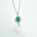Vintage Hofstil Silberkette mit grünem Stein und baumelndem Perlenanhänger für Damen - Nur Anhänger / Acrylperle Dekor / Silber