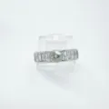 Silberner DIY Ringrohling mit Baguette Zirkonia Steinen und runder Fassung in der Mitte. - Nur Ring / Leere Fassung / Silber