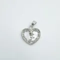 Dettaglio ciondolo cuore in madreperla, accessorio gioiello metallo argento filigrana. - Cuore Argento Conchiglia Bianca