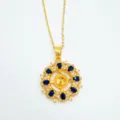 Goldene Sonnenblumen Anhänger Rohling DIY Schmuckfassung mit Dunkelblauen Edelsteinen Zirkon - Nur Anhänger (Ohne Kette) / Blanko-Fassung Zubehör / Gold