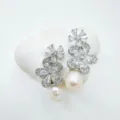 Elegant floral zircon and pearl drop earrings variant, fashionable jewelry accessory. - Stud Earrings / Silver (Natural Pearl)