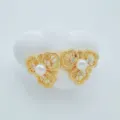Französische Retro Blumen Ohrringe mit Perlen und Kristallen, eleganter Schmuck für Frauen - Ohrstecker / Natürlicher Perlenstil / Gold