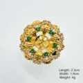 Ciondolo circolare in filigrana color oro vintage decorato con zircone trasparente e pietre verdi. - Anello-Oro (Montatura Vuota)