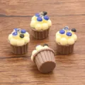 Jolis pendentifs de cupcakes miniatures en résine pour fabrication de bijoux DIY et colliers sacs. - Style 3 / 1 pièce (23x27mm)