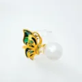Elegant gold plated butterfly pearl ring with colorful mother of pearl and shimmering stones - Abalone Shell Butterfly Ring (With Acrylic Bead) / Regular Fit / Gold