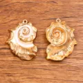Gouden schelp legering hanger DIY sieraden making bedel accessoire schelp 28x35mm - Witte Emaille