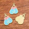 DIY legering bokshandschoen geëmailleerde hanger charm in KC goud voor sieraden maken. - Nr. 2 - Bokshandschoen / 1 Stuk/Verpakking (18x26mm) / Roze