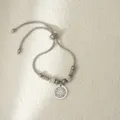 Pulsera ajustable de cadena de serpiente plateada con colgante redondo de cristal brillante. - Strass Redondo Plateado