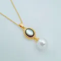collier plaque or 18k avec nacre naturelle et pendentif perle blanche elegantes. - Pendentif Coquille d'Ormeau Perle Acrylique / Pendentif Seul (Sans Chaîne) / Couleur Foncée