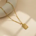 Collar con colgante de letra P de acero inoxidable dorado y cadena figaro joyería. - Letra-P / Dorado