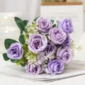 Detail van kunstzijde rozenboeket, paarse bloemen met 10 koppen voor thuis feestdecoratie. - Paars
