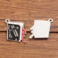 Pendentif en alliage de livre de croix gothique pour la fabrication de bijoux DIY. - Style 2 (25F3/4) / Pack de 1 Pièce (17x28mm) / K Blanc/Argent