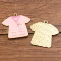 Pendentif uniforme médical en alliage, vêtement infirmière émail rose accessoire DIY variante. - Uniforme d'infirmière No. 14 (14) / 1 Pièce (28x30mm) / Rose