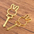 Goldener hohler Hasen Anhänger, DIY Lünette Schale für UV Kunstharz Schmuckherstellung. - Gold