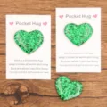 Green glitter pocket hug resin heart token with card romantic gift for loved ones - Green