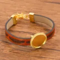 Einfaches DIY Lederarmband mit goldener Legierungsschale und Federmuster, modischer Armreif. - 18mm Tablett Gold / Orange