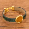 Grünes PU-Leder Armband mit goldfarbener Legierung Leerfassung Schale für DIY Schmuck. - 18mm Tablett Gold / Grün