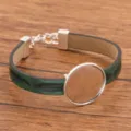 DIY Rohling Armband aus PU Leder mit Federmuster und elegantem silbernem Metallverschluss. - 24mm Tablett Antiksilber / Grün