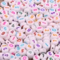 Perles de chiffres en acrylique colorées, perles rondes pour la fabrication de bijoux DIY. - Blanc avec Perles Chiffres Colorées (23) / Pack de 100
