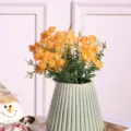Bouquet di fiori artificiali con vaso scanalato verde per decorazione casa ufficio. - Giallo arancio
