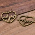 Bronskleurige legering hartslag hart hangers DIY sieraden accessoires hoofdaanzicht - Opengewerkte Hartslag Hart ECG Hanger / 24x30mm / Antiek Brons