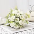 Bouquet di rose bianche artificiali fiori finti per decorazione casa matrimonio tavolo. - Crema