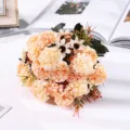 Bouquet di fiori artificiali pesca peonia variante per la splendida decorazione d'interni. - Champagne