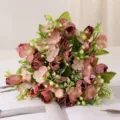 Ramo de flores artificiales de tulipán y hortensia para decoración del hogar y accesorios. - Burdeos
