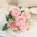 Bouquet di rose artificiali rosa con 5 teste fiori finti per decorazione casa - Rosa chiaro