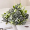 Bouquet di fiori artificiali crisantemo grigio eucalipto per decorazione tavola - Blu