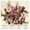Bouquet de roses artificielles rose ancien et marguerites, fausses fleurs déco maison. - Violet