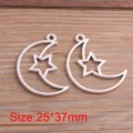 Vente en gros DIY alliage bijoux accessoires pendentif lune et étoile creuse 25x37mm - Argent antique