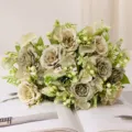 Bouquet di rose artificiali vintage in seta decorazione per la casa centrotavola - Verde