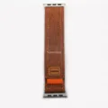 Gros plan détaillé du bracelet de montre en tissu tissé avec connecteur métallique et logo. - 38/40/41mm / Marron