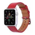Vue rapprochée du bracelet de montre en cuir rouge de qualité avec coutures et boucle. - 38/40/41 mm (S10 42 mm) / Rouge