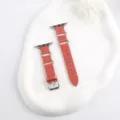 Bracelet de rechange en cuir rose compatible Apple Watch, motif d'ours mignon gaufré. - 38/40/41 mm (S10 42 mm) / Rose Corail