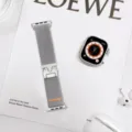 Vue détaillée du bracelet de montre en nylon tressé parachute avec boucle en métal et montre. - 38/40/41 mm (S10 42 mm) / Kaki