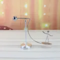 Metall ausgleichender kleiner Mann Tischdekoration physikalisches Spielzeug kreatives Silber - Surfender kleiner Prinz