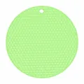 Round silicone hot mat with honeycomb texture and hanging hole, heat-resistant kitchen pad. - Round / Green