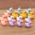 pendentifs de petits canards en résine 18x21mm 5 couleurs accessoires bijoux détails - Canard de Dessin Animé (1G03)