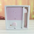 Süßes Cartoon Notizbuch Set mit Stift in Geschenkbox, rosa weißes ästhetisches Design. - A6 / 6033-4A