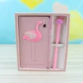 Leuke roze flamingo notitieboek en pen cadeauset voor studenten en dagelijks kantoor. - A6 / Eén flamingo