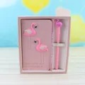 Rosa Flamingo Notizbuch und Stift Geschenkset, süßes Cartoon Schüler Tagebuch für tägliche Planung. - A6 / Zwei Flamingos
